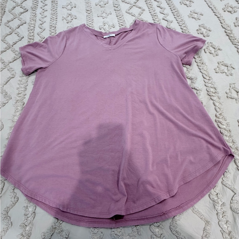 Zenana Outfitters Mauve V-Neck Short Sleeve Tee